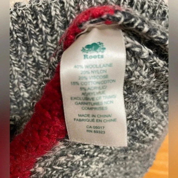 Roots  Knit Sweater Size Medium - Picture 8 of 9